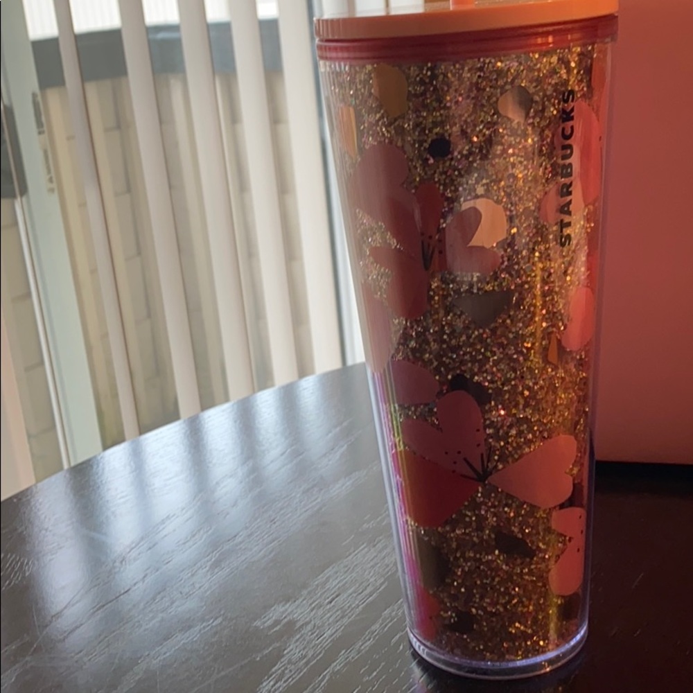 Starbucks Valentine’s Day tumbler